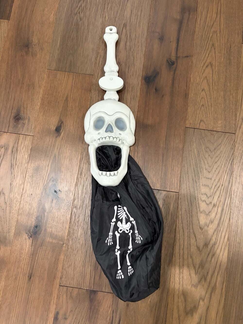 Seasons Animated Light and Sound Skull Loot Scoop Halloween Treat Bag